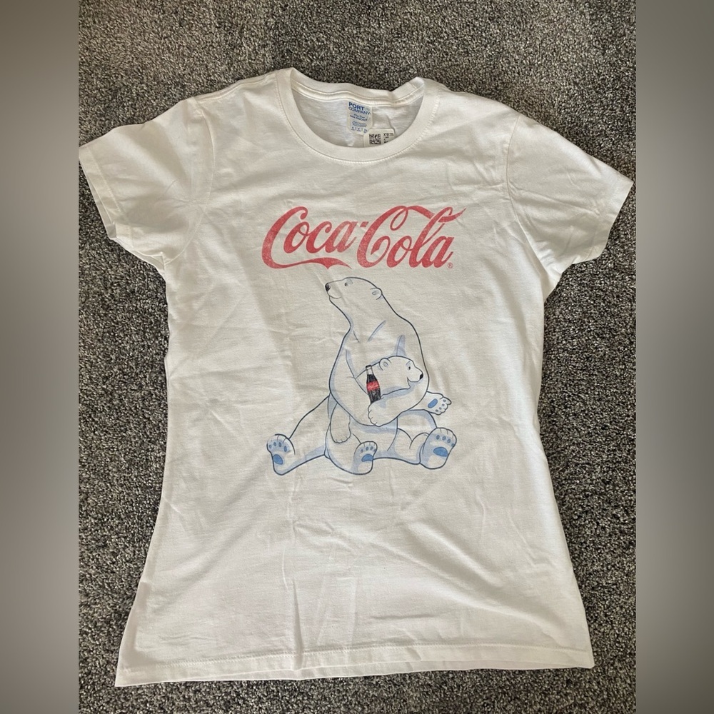 Coca-Cola tshirt with polar bears. Size S NWT